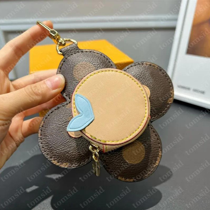 Unisex Key Chain Fashion Designer Keychain Classic Flowers Leather Keyrings for Women Coin Pocket Llaveros Mens Luxury Bag Charm Keychains