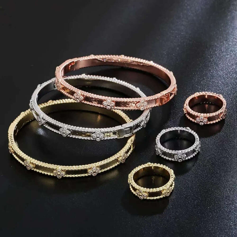 Fine Craftsmanship Kaleidoscope 18k Rose Gold Wide Narrow Version Four-leaf Clover Flower Full of Star Bracelet Designer Jewelry