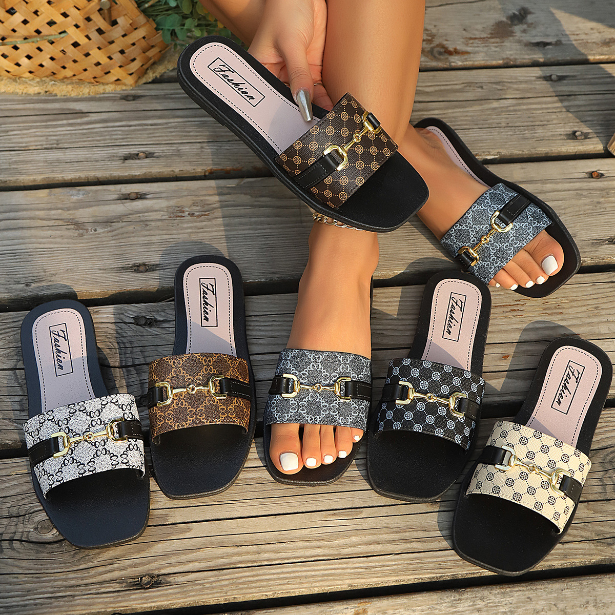Free Shipping New Design Slippers 2026 Women's Monogram Flat Slide Sandals Gold Horsebit Buckle Casual Summer Slippers