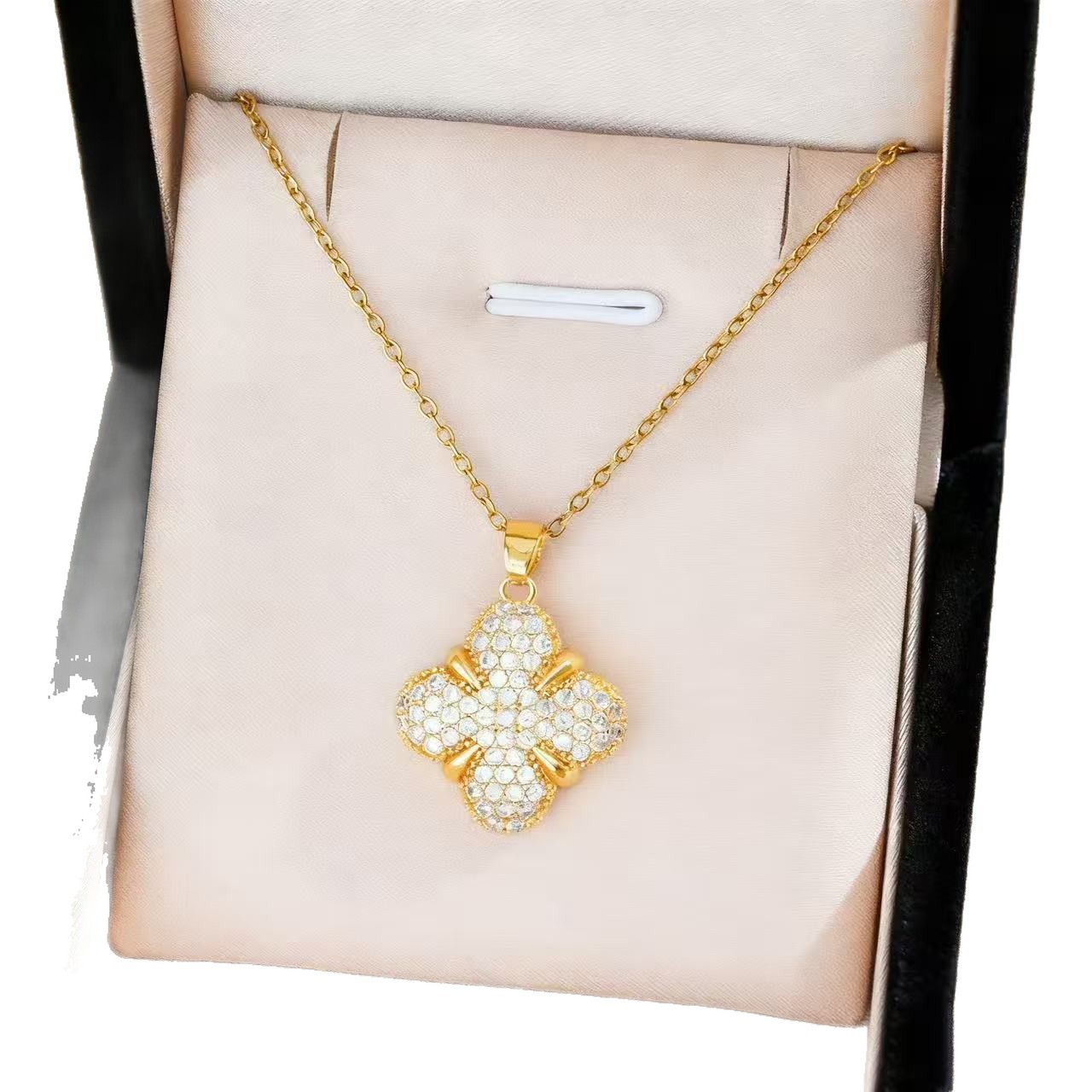 Korean Version Light Luxury Temperament Full Diamond Four-Leaf Clover Titanium Steel Necklace for Women Ins Exquisite Collarbone Chain Summer Hot Sale - view 6