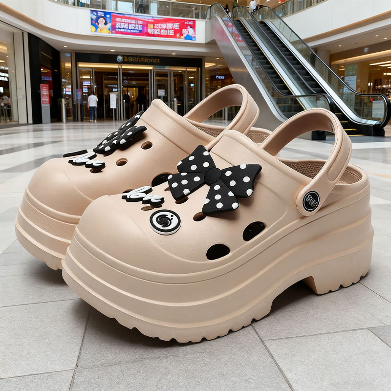 new Free delivery Slippers Fashionable comfortable simple slippers for men and women with soft soles