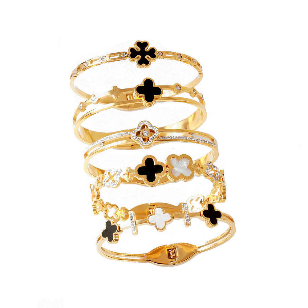 Stainless steel lucky clover bracelet, women's gold-plated accessories, high-end non fading jewelry, thoughtful gifts symbolizing good luck