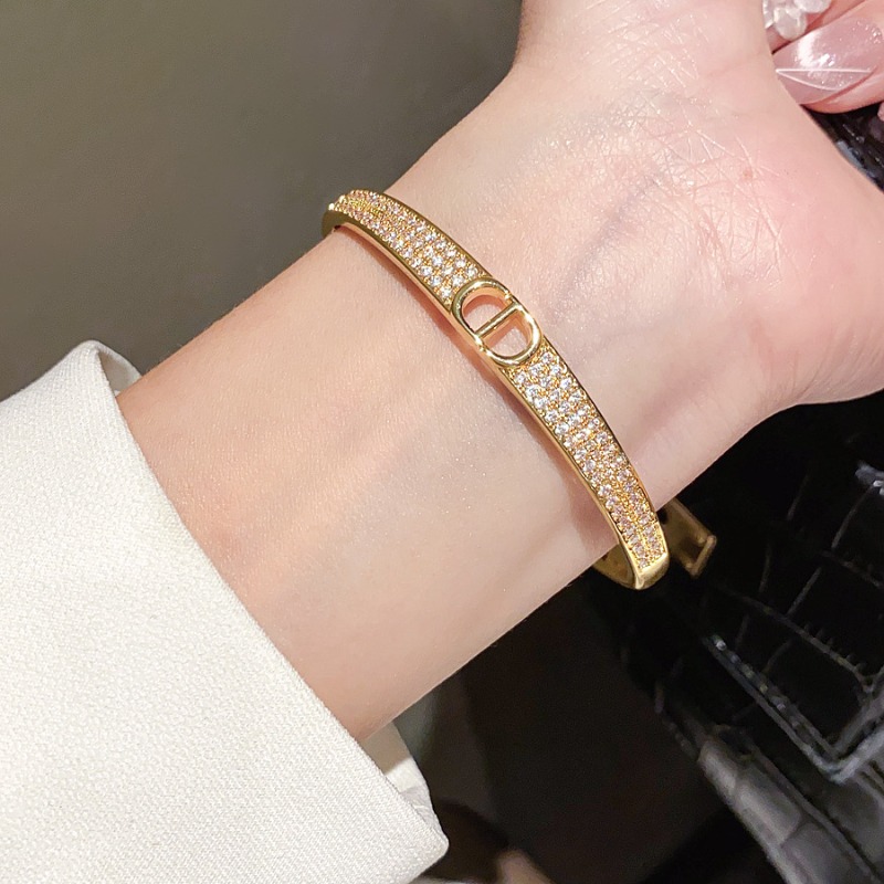 Jewelry Bracelet 18K Gold Plated Zircon Buckle Bangle for Women Light Luxury Versatile Fashion Accessory