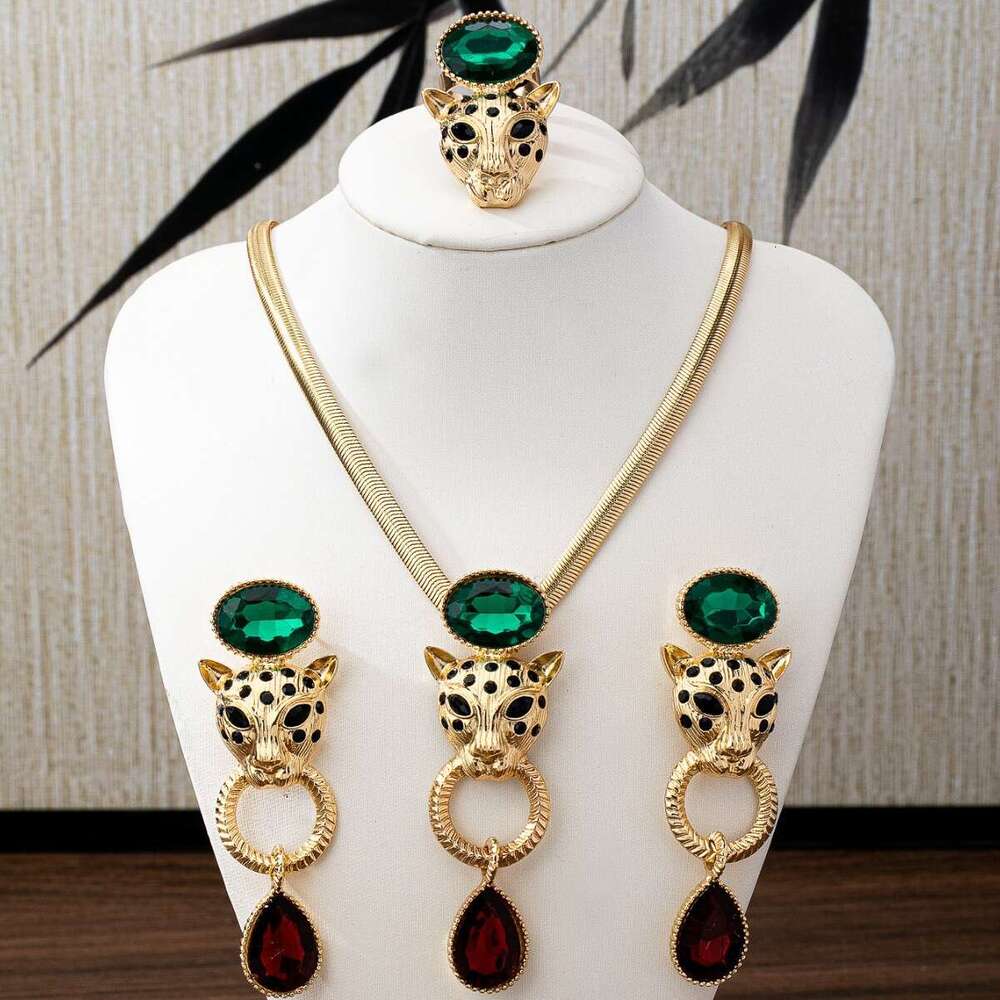 Necklace Earrings Rings for Women Gold Cheetah Green Crystal 3Pcs Jewelry Set Retro Versatile Daily Dating Gift Jewelry