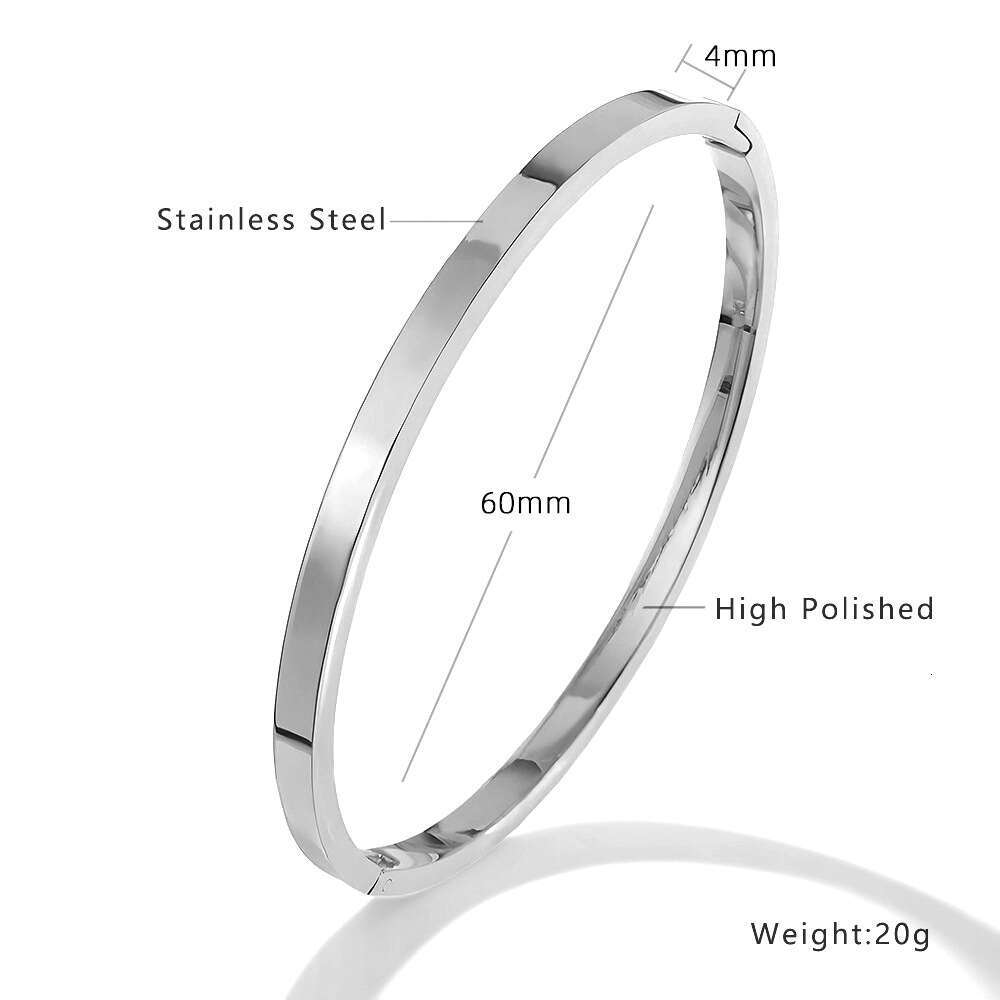 Stainless steel lucky clover bracelet, women's gold-plated accessories, high-end non fading jewelry, thoughtful gifts symbolizing good luck