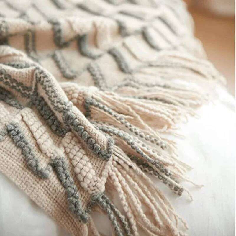 Khaki Jacquard Knitted Throw Blanket with Tassel Soft and Cozy Acrylic Wave Christmas Gift Blankets for Home Decor Bed Travel W260120