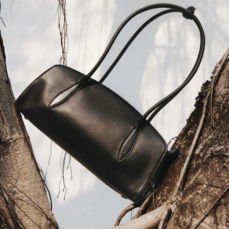 Totebag Shoulder ROSE NOIRE Parisa Wang 2025 Autumn Winter New Cowhide Baguette Sausage Celebrity Same Style Gabrielle Series Bag