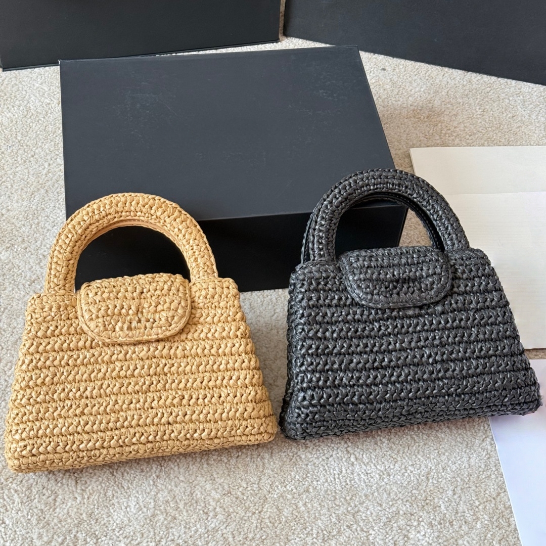 Designer Purse Mini handbag, made of rattan weaving + metal chain. Simple design, classic and fashionable. 20cm