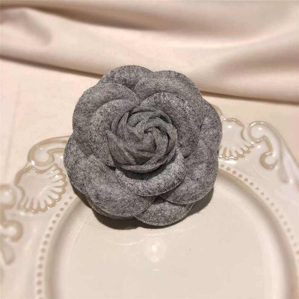 Korean Version Handmade Camellia Small Fragrance Style Brooch Black White Gray Flower Vintage Pin Suit Sweater Accessory Trendy