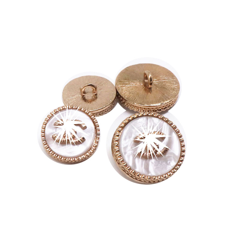 1pc 18mm 23mm White golden Luxury Desginer C brand Sewing Buttons for Shirt Clothing Coat Decorate DIY Crafts Supplies Classic B34
