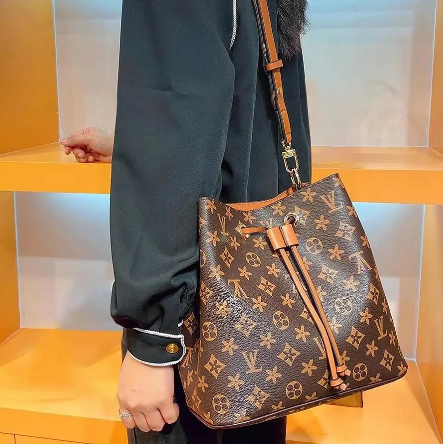 2026 Luxury Designer bag Women NEONOE Bucket bags Shoulder bags Handbag Purse Crossbody Bag Handbags Tote bag high quality hot Drawstring Dhgate bag totes