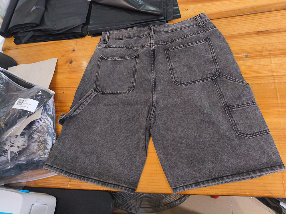 Men's Shorts Tassel Flame Print Pattern Rhinestone Butterfly Decoration Loose Denim Retro American Street Men Women Fashion Jeans