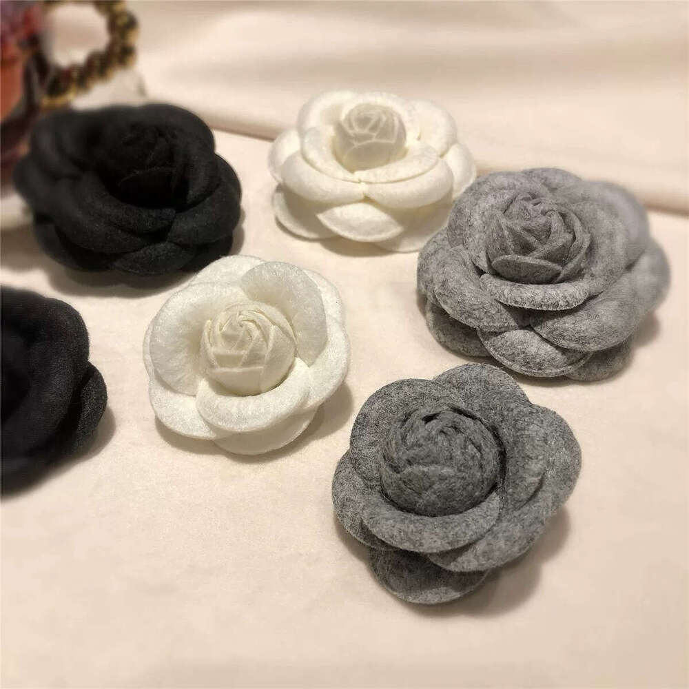 Korean Version Handmade Camellia Small Fragrance Style Brooch Black White Gray Flower Vintage Pin Suit Sweater Accessory Trendy