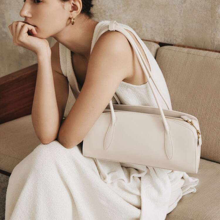 Totebag Shoulder ROSE NOIRE Parisa Wang 2025 Autumn Winter New Cowhide Baguette Sausage Celebrity Same Style Gabrielle Series Bag