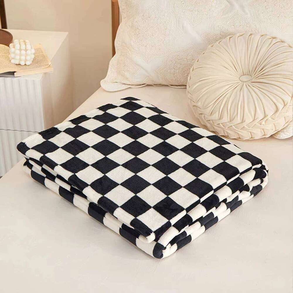 Retro Checkerboard Plaid Flannel Throw Blanket - Super Soft Warm for Office Sofa Bed Gift W260120