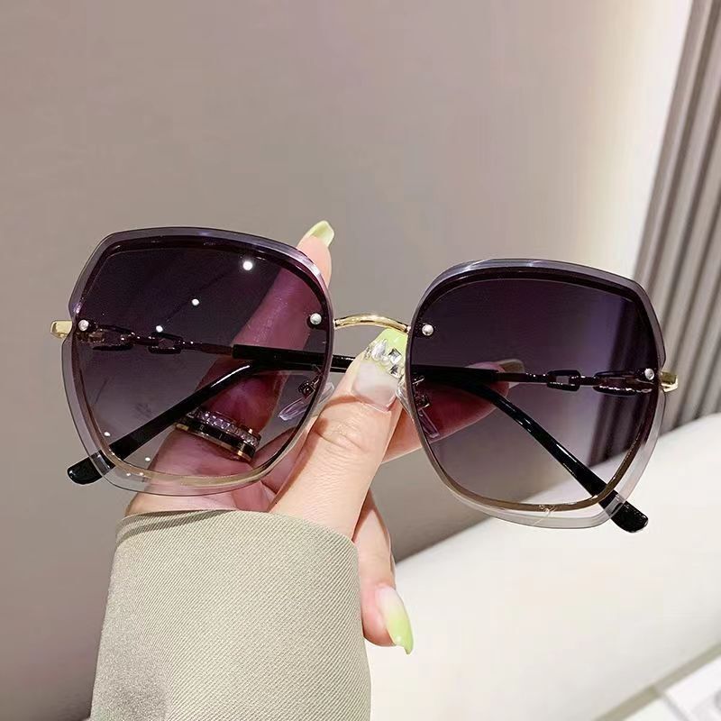 Luxury Brand Designer Sunglasses New Frameless Edge-Cut Fashion Trend Large Frame Anti-Glare Sunglasses Simple Versatile Street Style High-End Sunglas