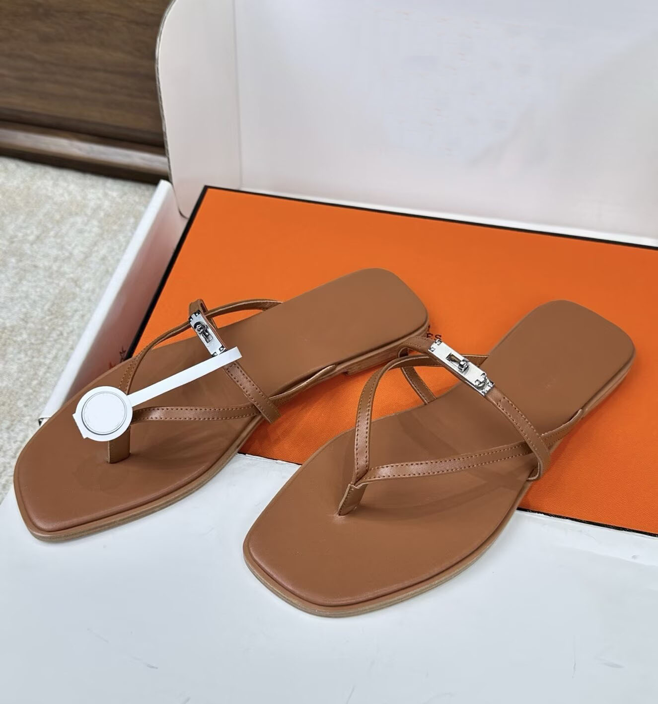 Top Luxury Women Miss Beach Slippers Calfskin Leather Sandals Shoes Palladium-plated Buckle Slide Flats Lady Flip Flop Slip On Casual Walking EU35-42