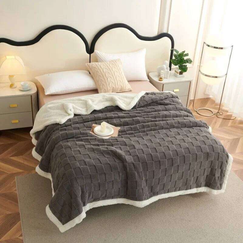 Chessboard Getafur Lamb Fleece Thickened Autumn and Winter Keeping Warm Sofa Blanket Can Be Used As A Bed Sheet W260120