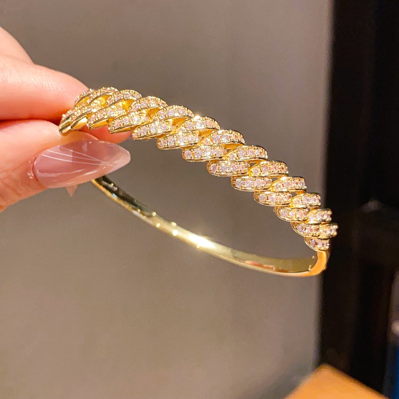 Jewelry Bracelet 18K Gold Plated Zircon Buckle Bangle for Women Light Luxury Versatile Fashion Accessory