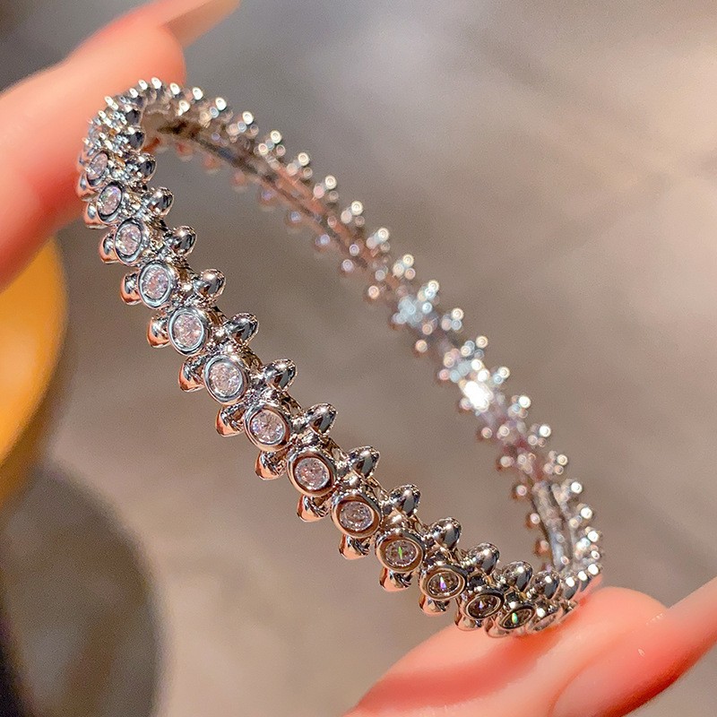 European and American Cross-Border Fashion Women's Bracelet Versatile Jewelry Light Luxury Open High-End Full Diamond Wholesale - view 8