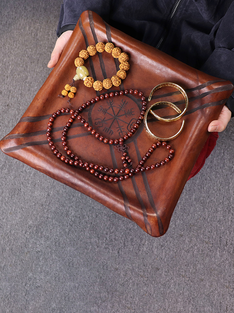 Leather handcrafted plate, retro vegetable-tanned leather, pure handcrafted leather carving, collectible jewelry storage tray
