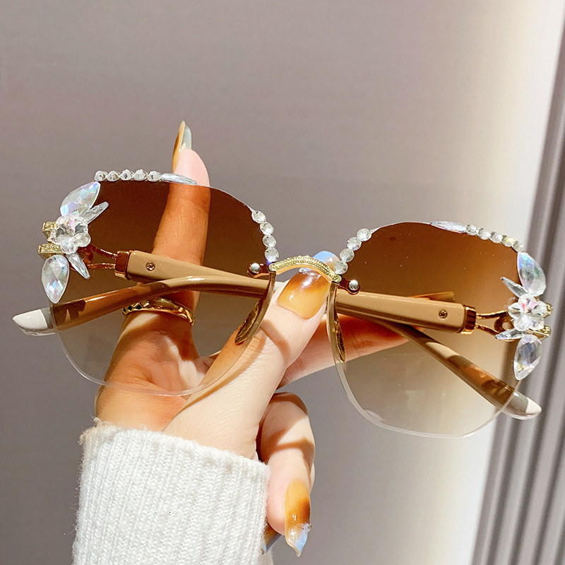 Luxury Brand Designer Sunglasses New Hot-Selling Diamond-Studded Cat Eye Sunglasses For Women, Rimless Gradient UV Protection Trendy Sunglasses