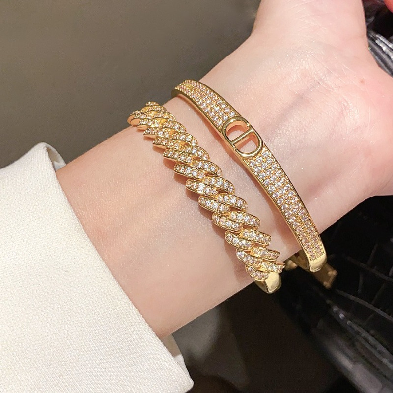 Jewelry Bracelet 18K Gold Plated Zircon Buckle Bangle for Women Light Luxury Versatile Fashion Accessory