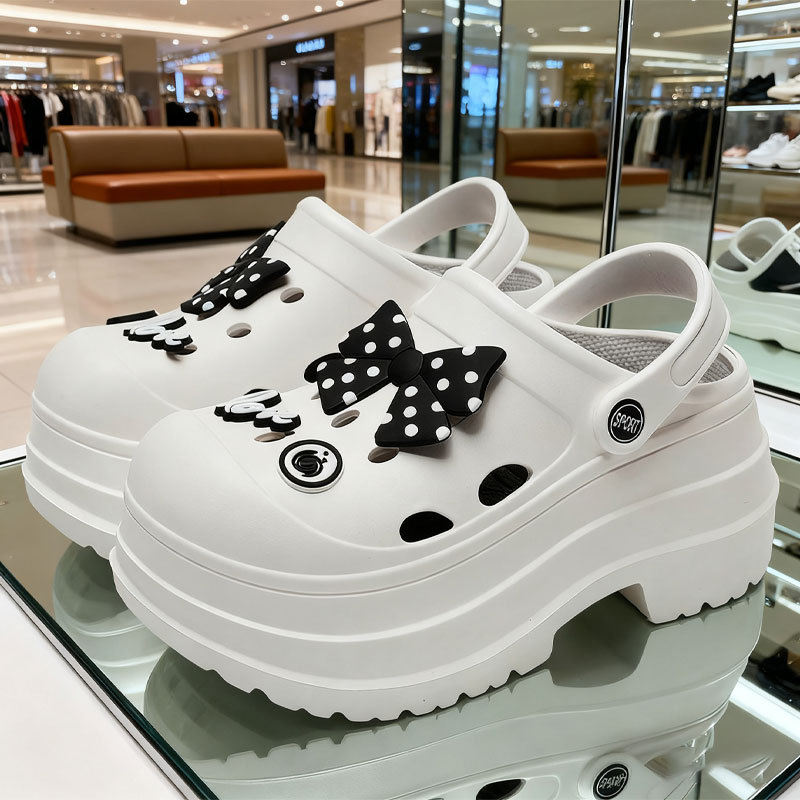 new Free delivery Slippers Fashionable comfortable simple slippers for men and women with soft soles