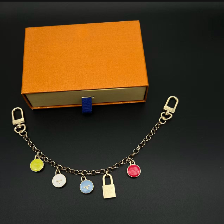 Luxury designers keychains Bag Charm Letters with designers keychain top Car Key Chain Women Buckle jewelry Keyring Bags Pendant Exquisite gift 10 styles