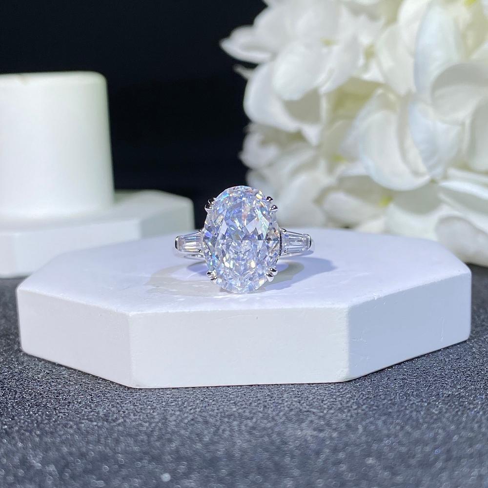 Sparkling Handmade Wedding Rings Luxury Jewelry 925 Sterling Silver Oval Cut White Lab Moissanite Diamond Gemstones Party Eternity Women Bride Ring Lo