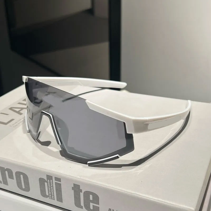 New Fashion INS Style Coated One-piece Large Frame Women's Personality Sunshade Trendy Sunglasses for Women high quality