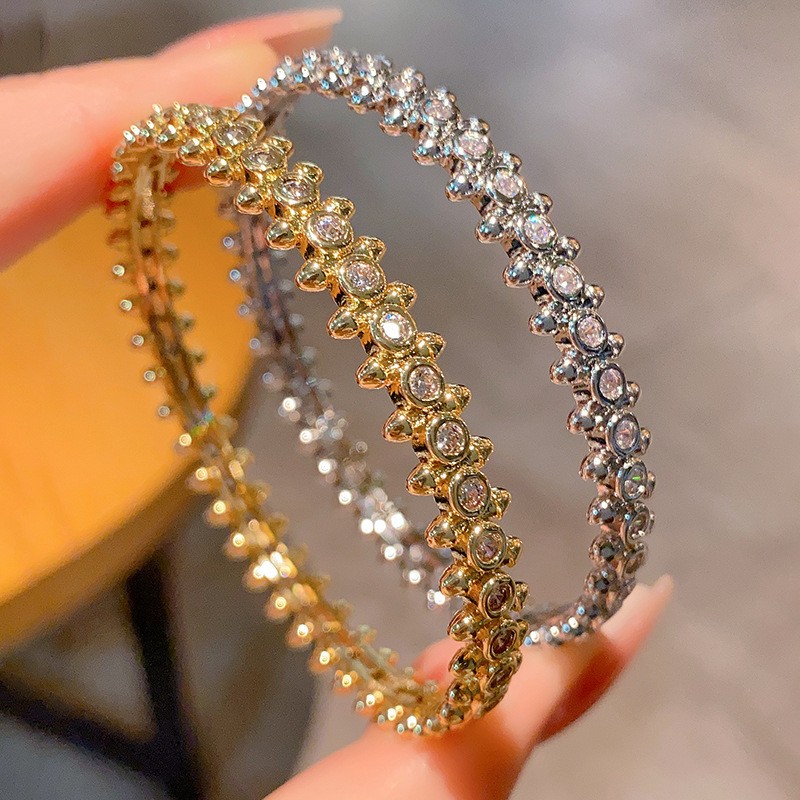 European and American Cross-Border Fashion Women's Bracelet Versatile Jewelry Light Luxury Open High-End Full Diamond Wholesale - view 4