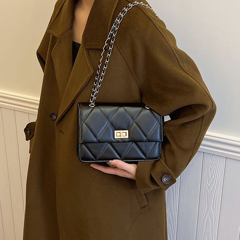 New Design Luxury Bag 2026 Women's Quilted Leather Crossbody Bag Gold Chain Metal Lock Flap Shoulder Purse Free Shipping