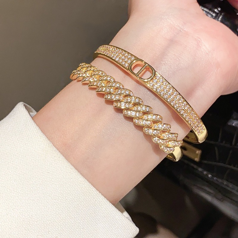 Jewelry Bracelet 18K Gold Plated Zircon Buckle Bangle for Women Light Luxury Versatile Fashion Accessory