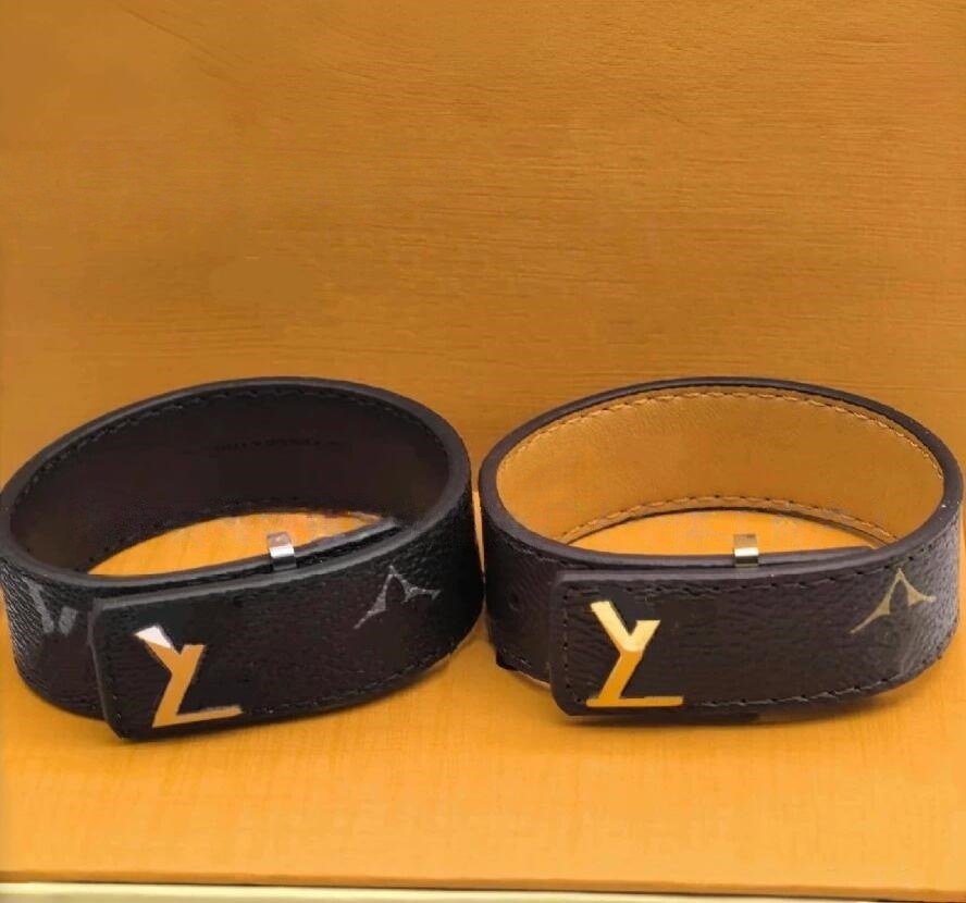 Luxury leather bracelet designer bracelet men luxury jewlery designer for women plated silver 18k gold bracelet bangle simple fashion black brown om026