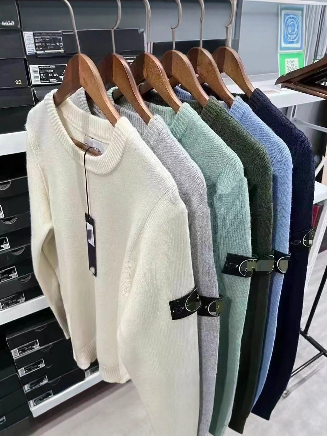 Unisex Designer Sweater Oversized Chunky Knit Pullover Streetwear Crewneck for Men & Women Fall Winter Warm Wool Jumper