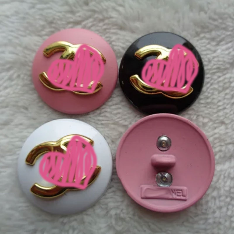 3pcs 20mm C brand Golden Black white pink button Luxury Desginer Sewing Buttons for Coat Cloth skirt Decorate DIY Crafts Supplies Classic B119