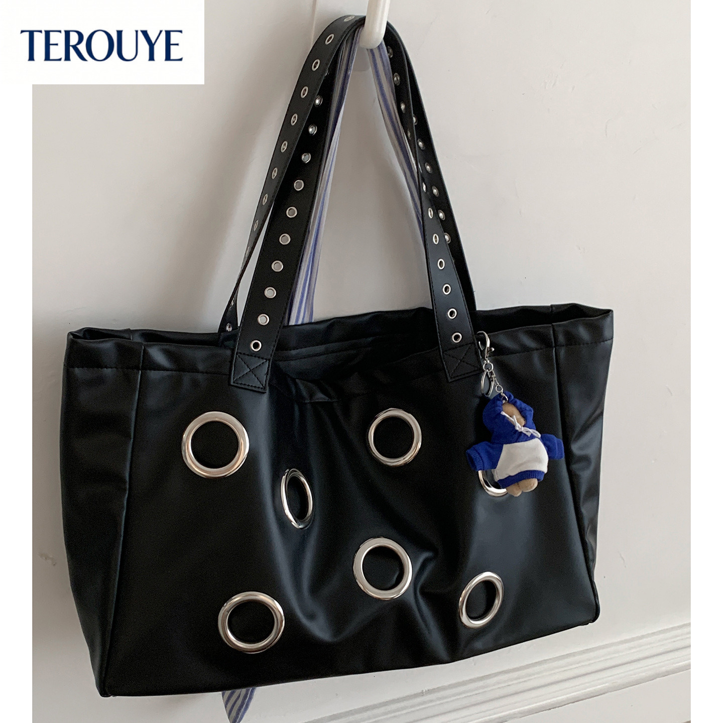 TEROUYE Korean style niche large capacity women s handbag new simple women s armpit bag hole design trendy luxury Luxury bag