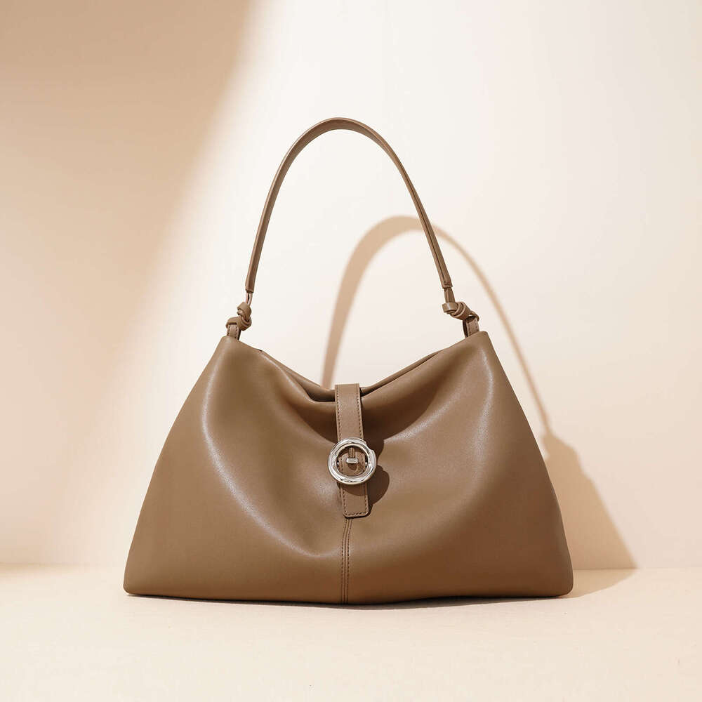 Luxury Shoulder Bags Totes Hobo New Women S High End Fashion Soft Large Capacity Commuter Tote Versatile Crossbody Bag SENYY