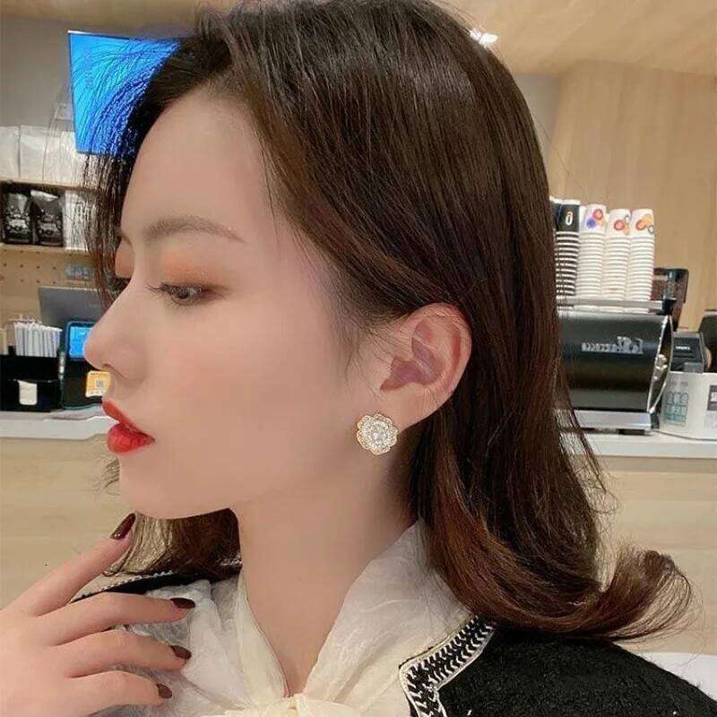 Luxury Camellia Stud White Black Metal Asymmetrical Lady Flower Earrings Simple Cute Ear Jewelry For Girl Friends Gift