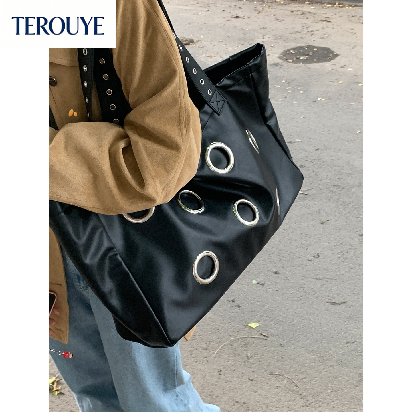 TEROUYE Korean style niche large capacity women s handbag new simple women s armpit bag hole design trendy luxury Luxury bag