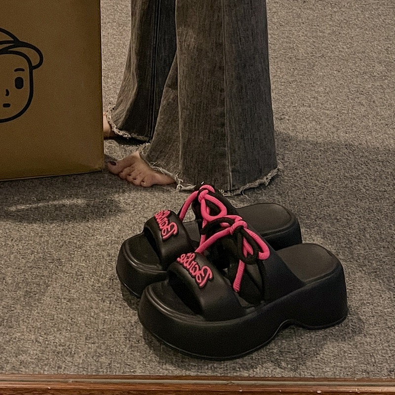 Height Increasing Thick Soled Fashionable Bow Tie Strap One-Piece Slippers For Women'S Outdoor Wear 2026 Summer New Anti Slip Casual Sandals