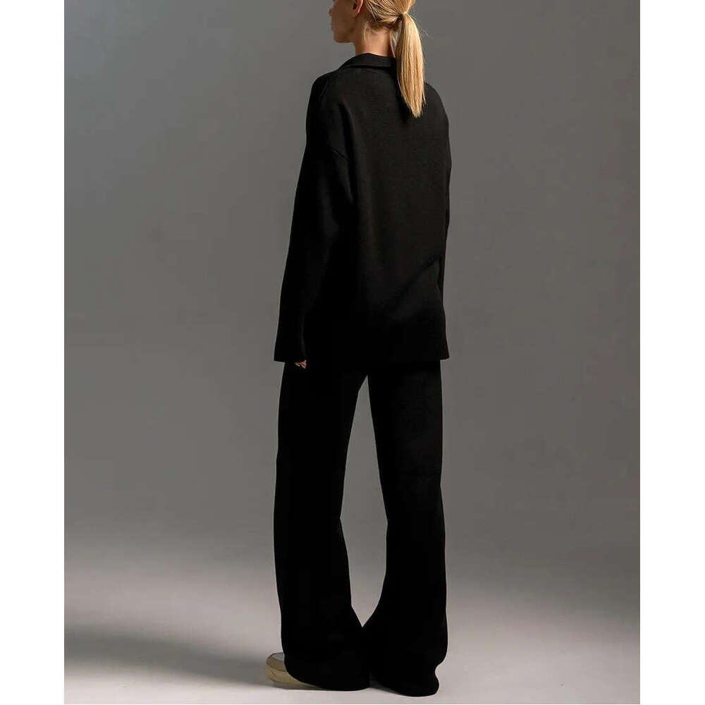 Women's two-piece knitted sportswear autumn and winter collar pullover sweater wide leg pants suitable for yoga gym and casual wear