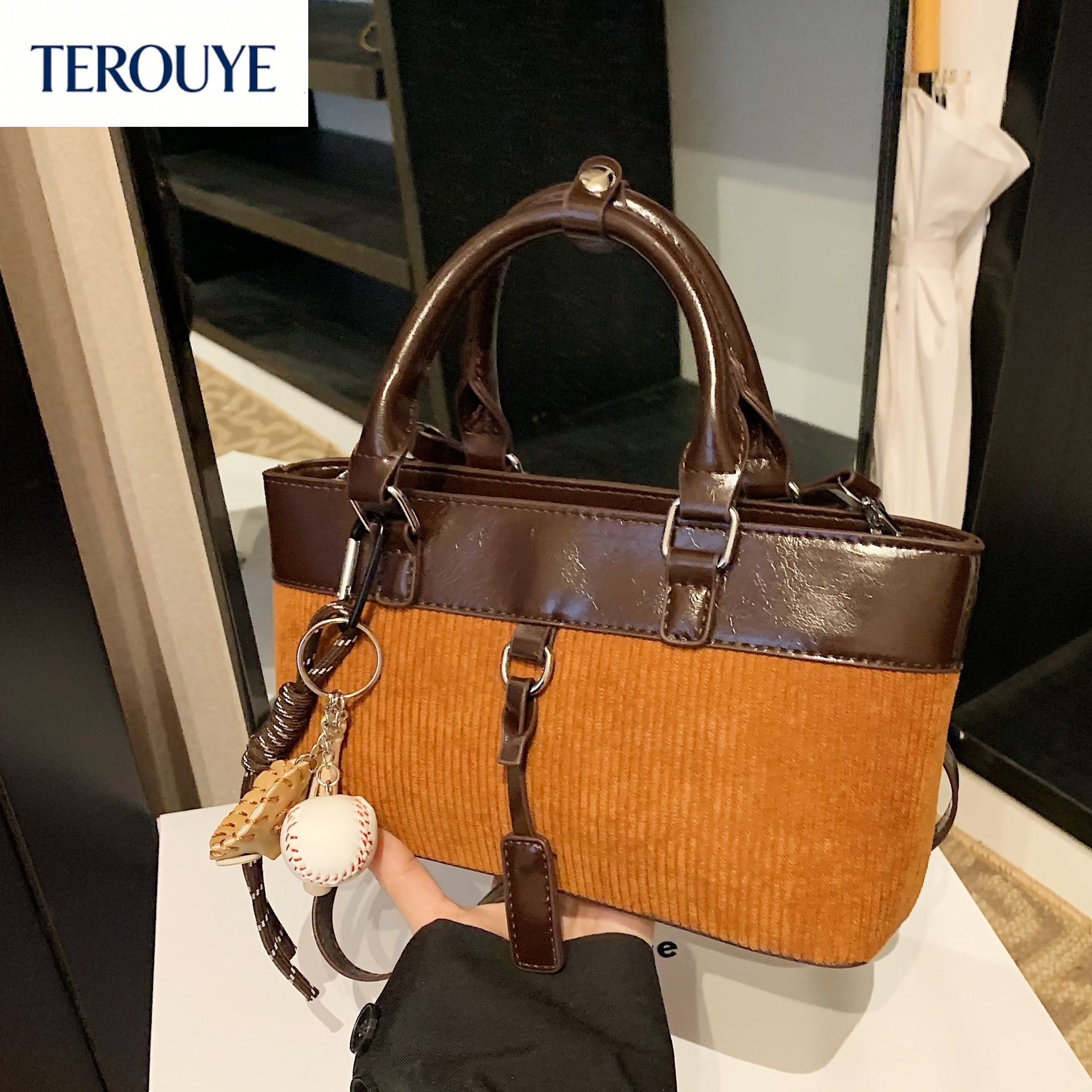 TEROUYE French retro niche design women s handbag autumn and winter new item suede splicing fashionable underarm bag retro luxury Luxury bag