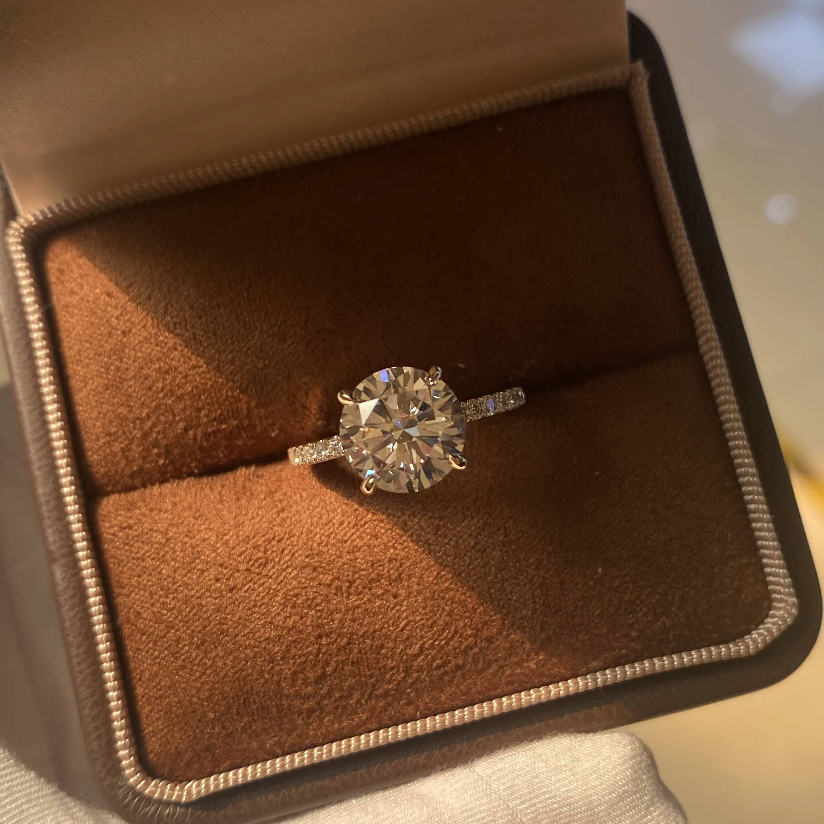 Eco-Friendly IGI Certification 1-3ct 9K-18K Gold Lab Grown Round Brilliant Cut Diamond Ring for Womens Engagement Wedding