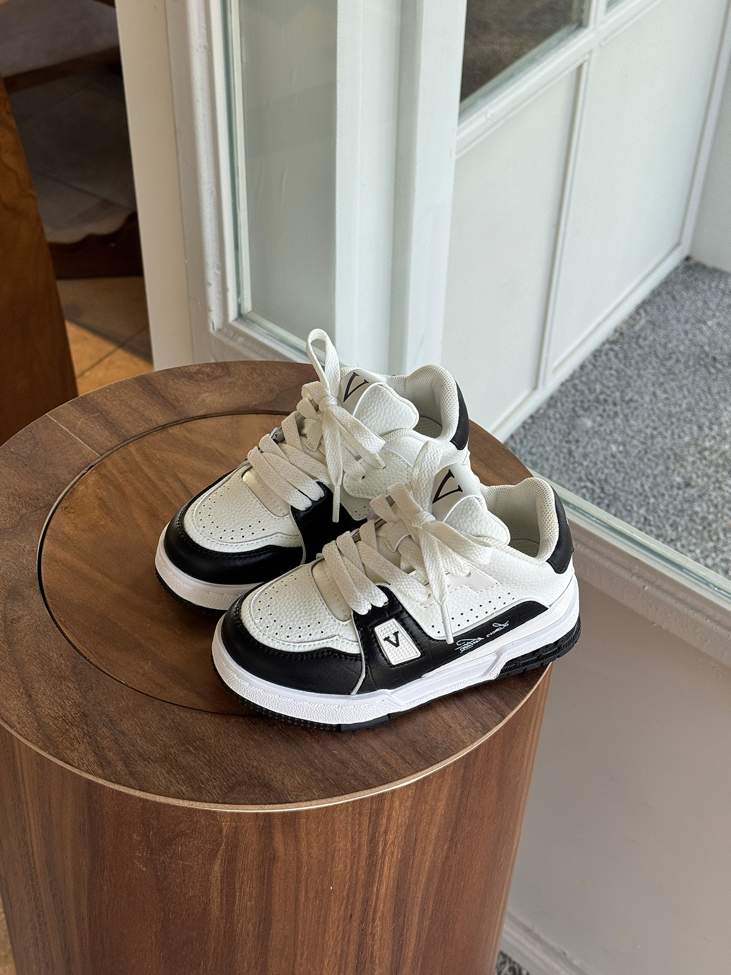 hot Free delivery Sneakers Fashionable and comfortable children's board shoes anti slip casual sports shoes student shoes