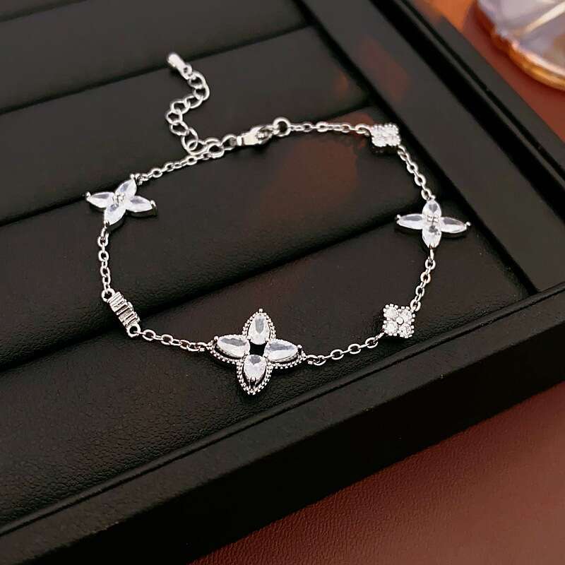 Gold Tone Delicate Clover Chain Bracelet With Graceful Engagement Jewelry Party Wear Gift For Her High Quality And Exquisite Accessory