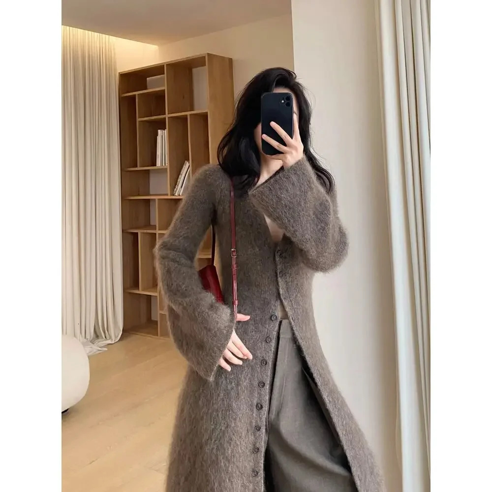 French Retro V-neck Knitted Cardigan Autumn and Winter High-end Soft Waxy Knee Medium and Long Sweater Jacket Womens Trend 260120