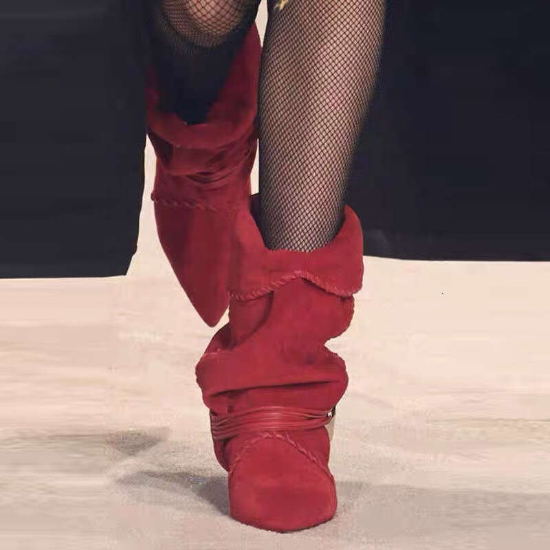 European and American New Style Pointed Toe Metal Cat Lace-Up Ruched Slouchy Short with Cuffed Slip-On Design, Large Size, Versatile High Heel Boots