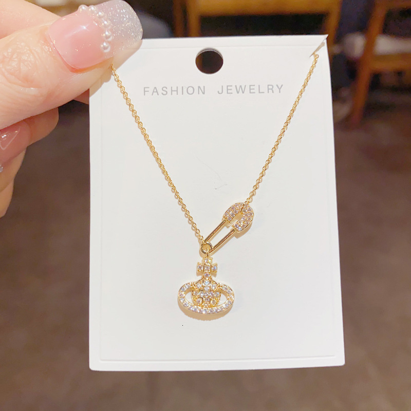 Luxury Brand Designer Jewelry Full Diamond Saturn Paperclip Planet Necklace For Women, Light Luxury High-End Sense Safety Pin Choker Layered Chain Cla